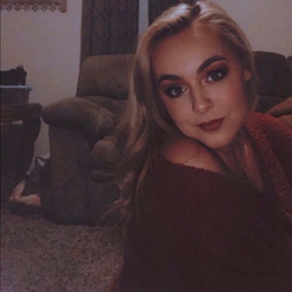 Meet your Posher, Kailey - Picture 6 of 8